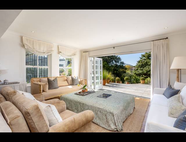 4 BEDROOM FREEHOLD TO LET IN CONSTANTIA